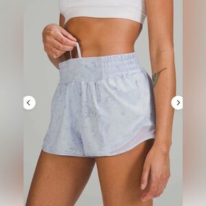 Lululemon Hotty Hot Short II *2.5" Gravel Dust Blue size 8
